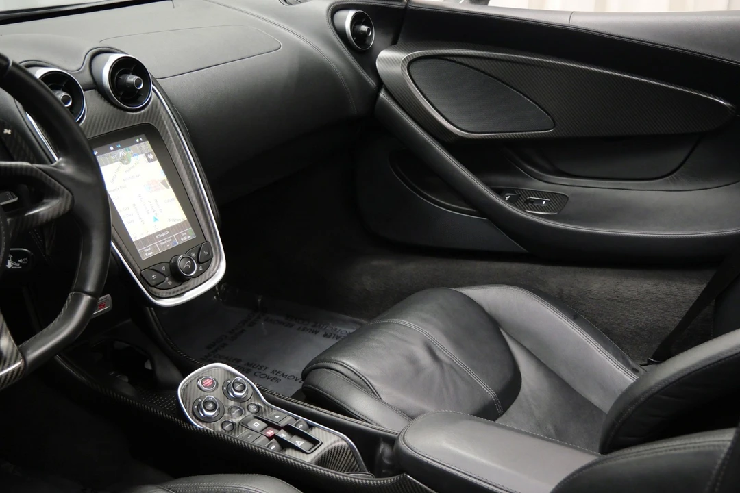 2018 McLaren 570S Spider - Image 15 of 21