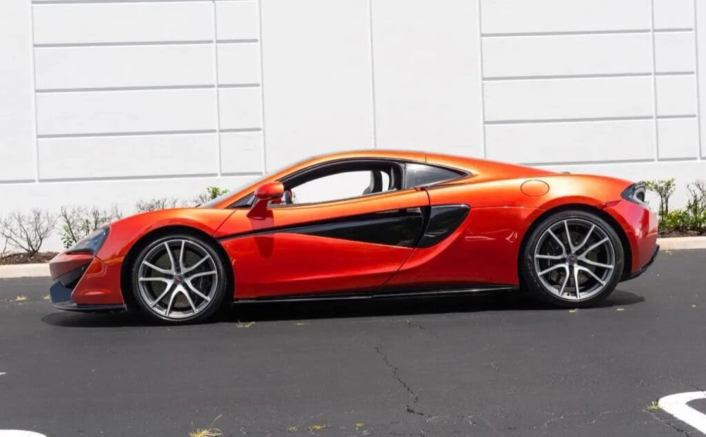 2018 McLaren 570GT - Image 17 of 29