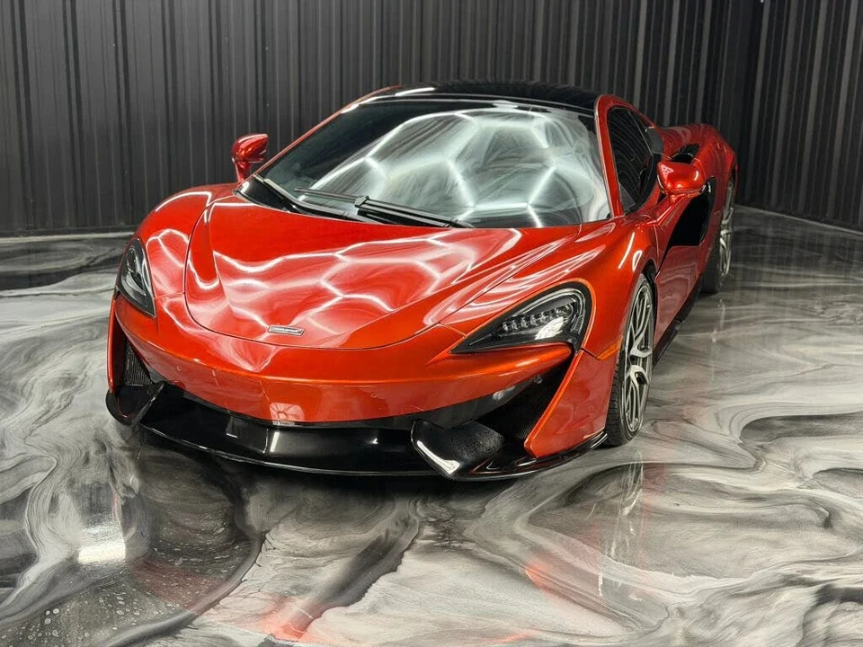 2018 McLaren 570GT - Image 3 of 29