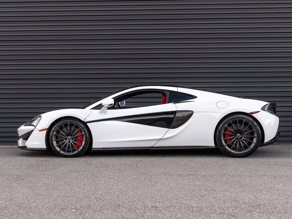 2018 McLaren 570GT - Image 2 of 30