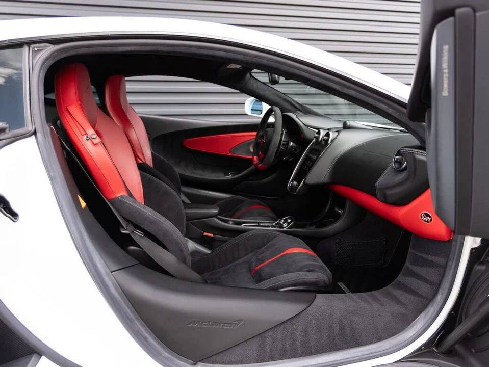 2018 McLaren 570GT - Image 26 of 30
