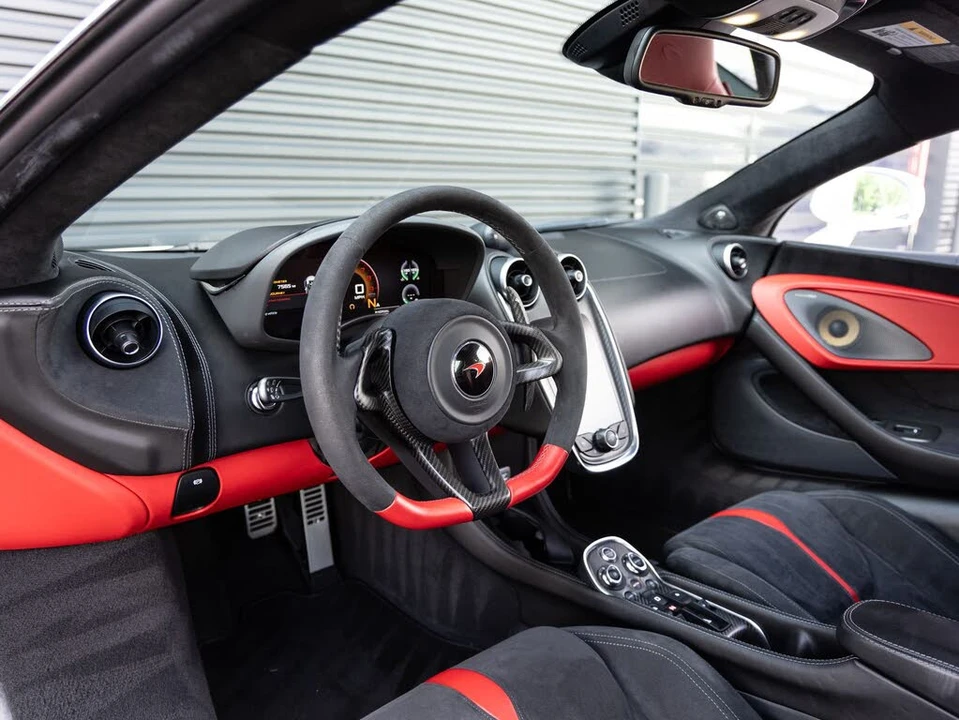 2018 McLaren 570GT - Image 19 of 30
