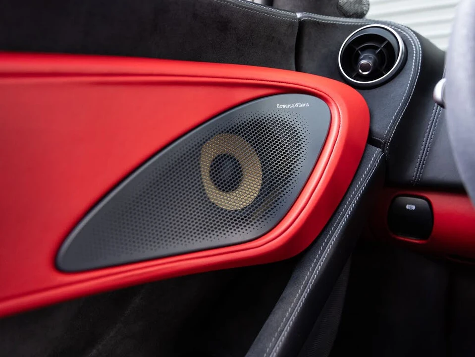 2018 McLaren 570GT - Image 18 of 30