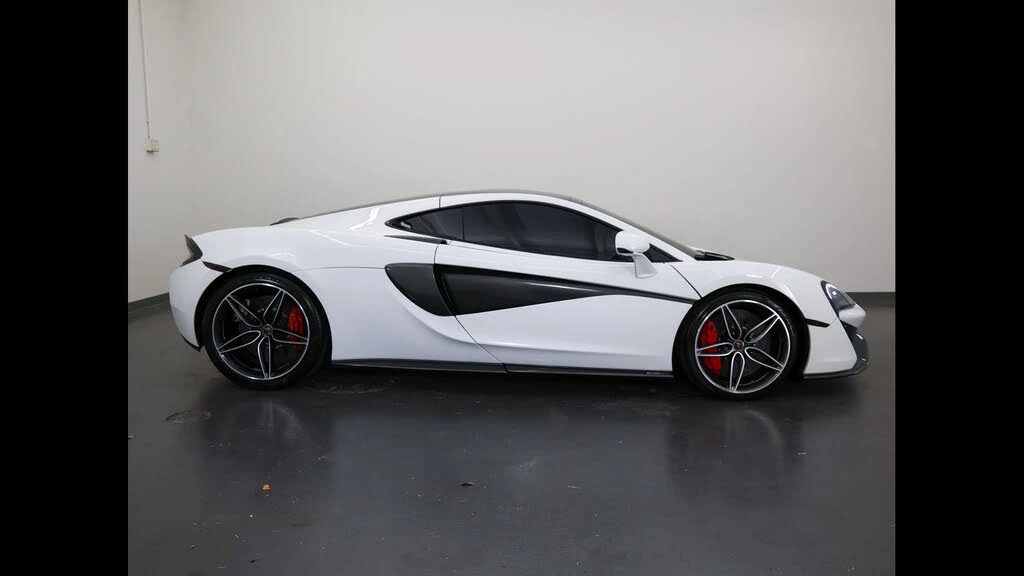 2018 McLaren 570GT - Image 2 of 31