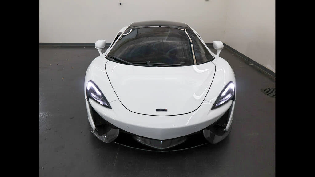 2018 McLaren 570GT - Image 9 of 31
