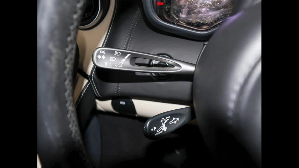 2018 McLaren 570GT - Image 26 of 31