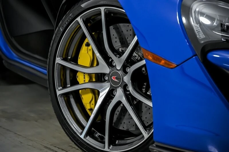 2018 McLaren 570GT - Image 4 of 31
