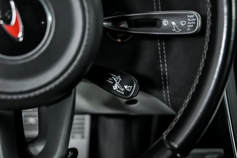 2018 McLaren 570GT - Image 29 of 31