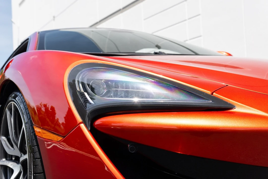 2018 McLaren 570GT - Image 11 of 31