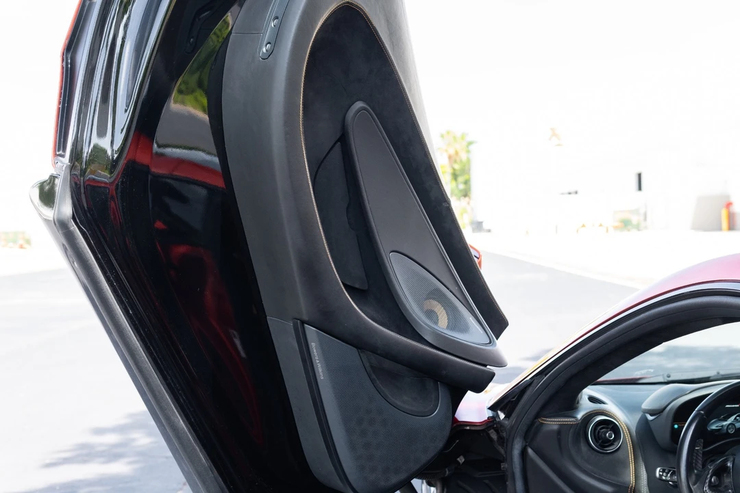 2018 McLaren 570GT - Image 30 of 31