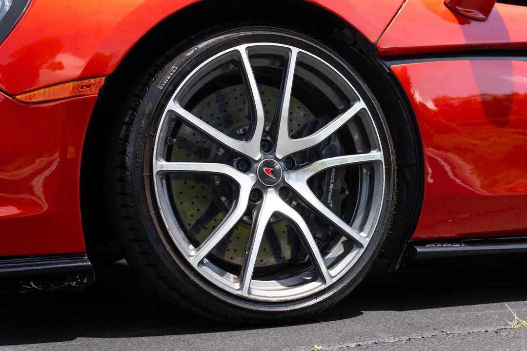 2018 McLaren 570GT - Image 19 of 31