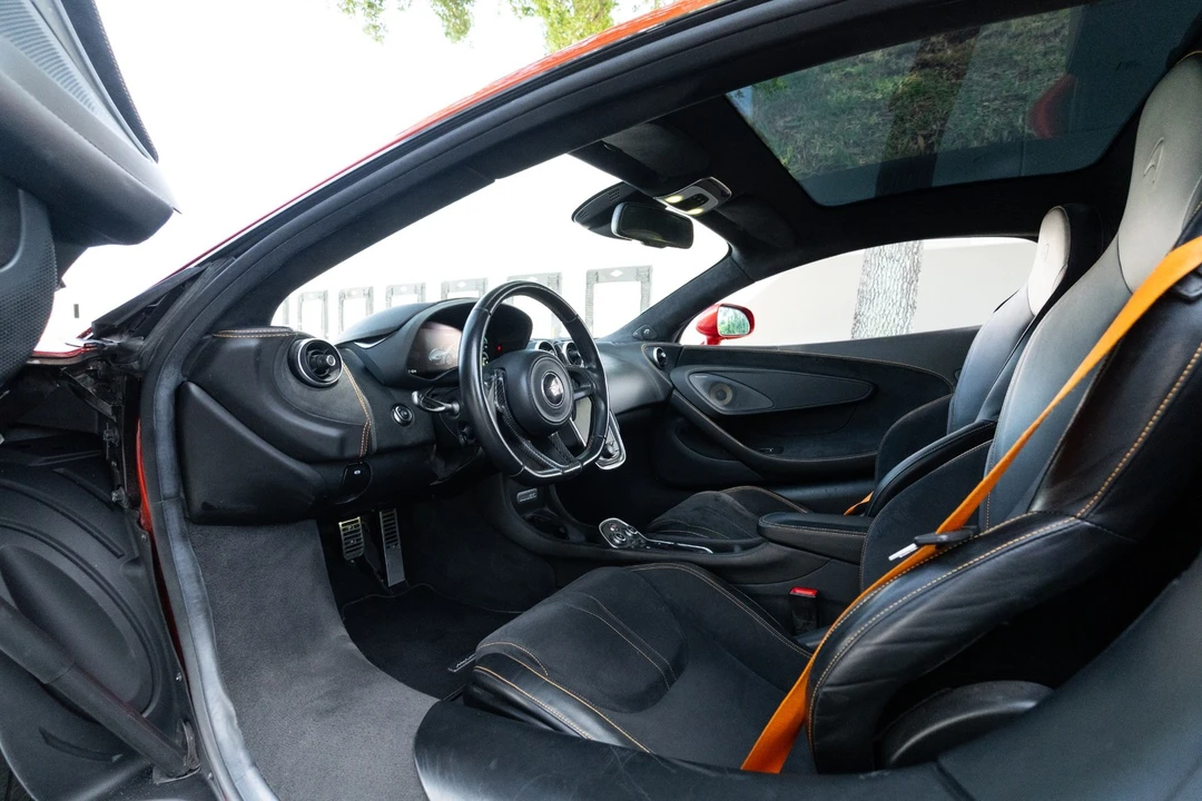 2018 McLaren 570GT - Image 5 of 31