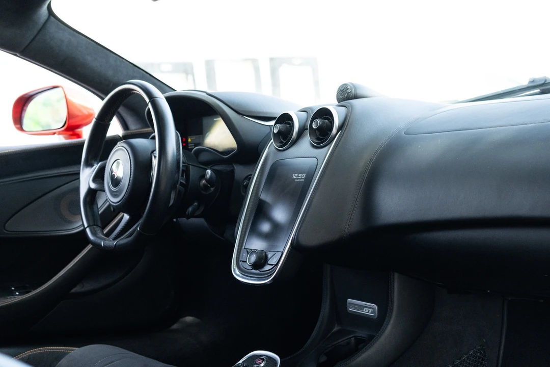 2018 McLaren 570GT - Image 8 of 31