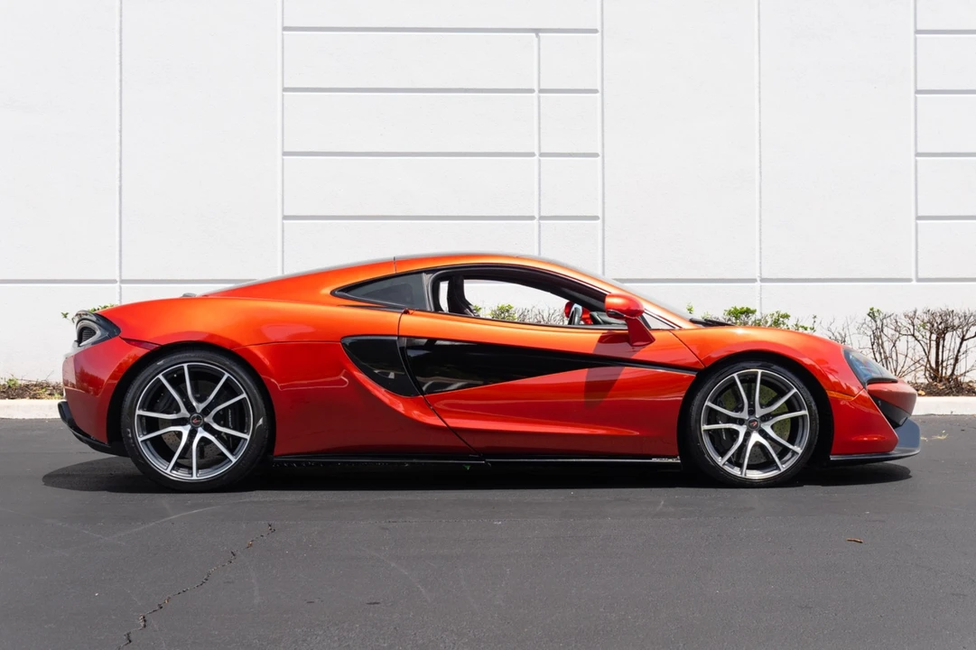 2018 McLaren 570GT - Image 13 of 31