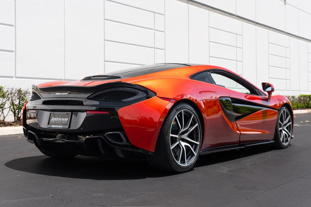 2018 McLaren 570GT - Image 14 of 31