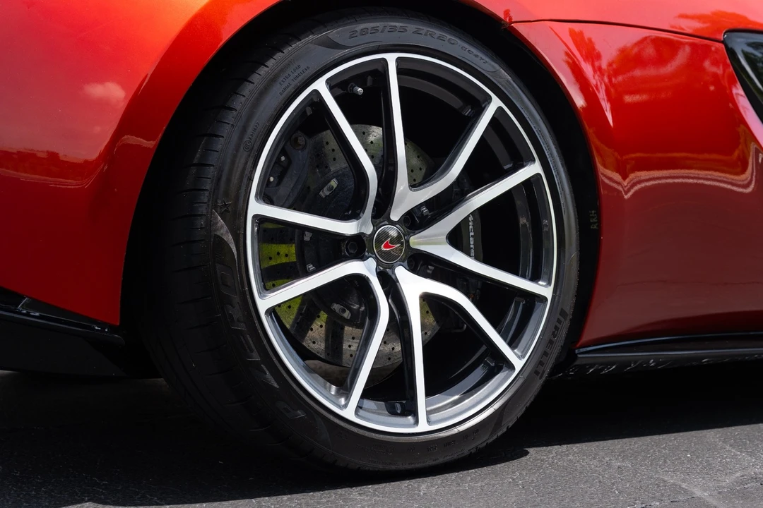 2018 McLaren 570GT - Image 15 of 31