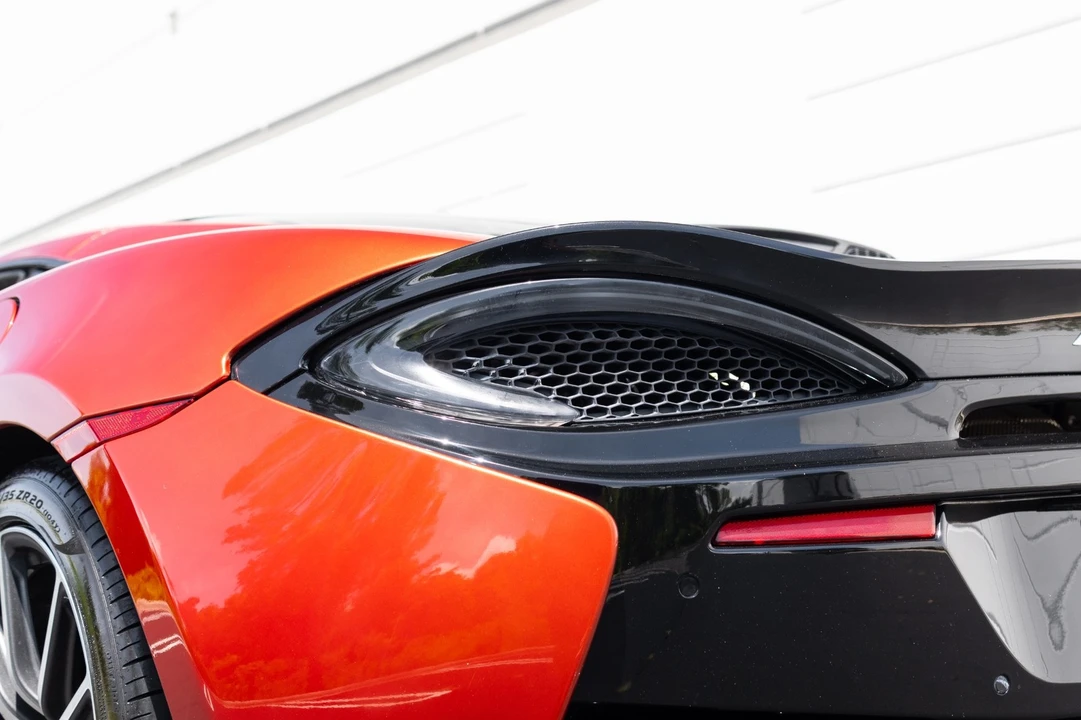 2018 McLaren 570GT - Image 26 of 31