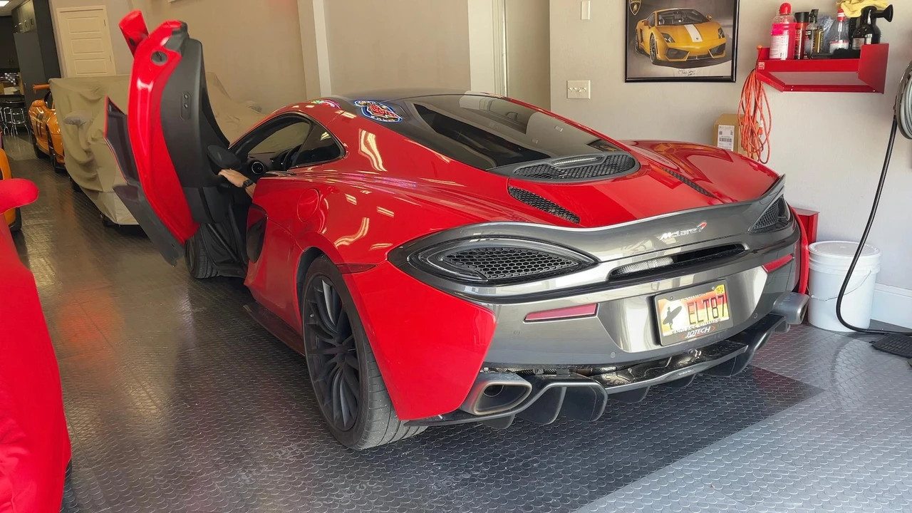 2018 McLaren 570GT - Image 11 of 31