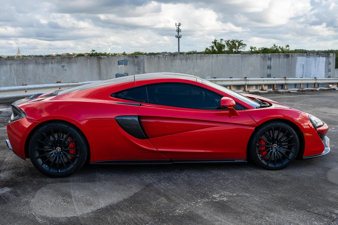 2018 McLaren 570GT - Image 3 of 31