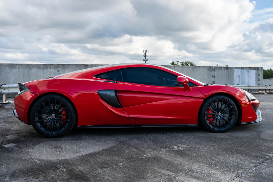 2018 McLaren 570GT - Image 17 of 31