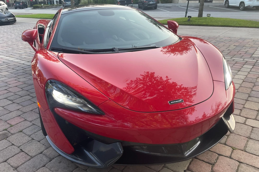 2018 McLaren 570GT - Image 2 of 31