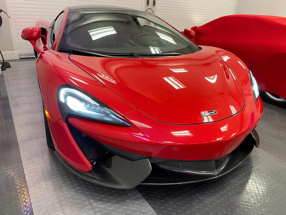 2018 McLaren 570GT - Image 19 of 31