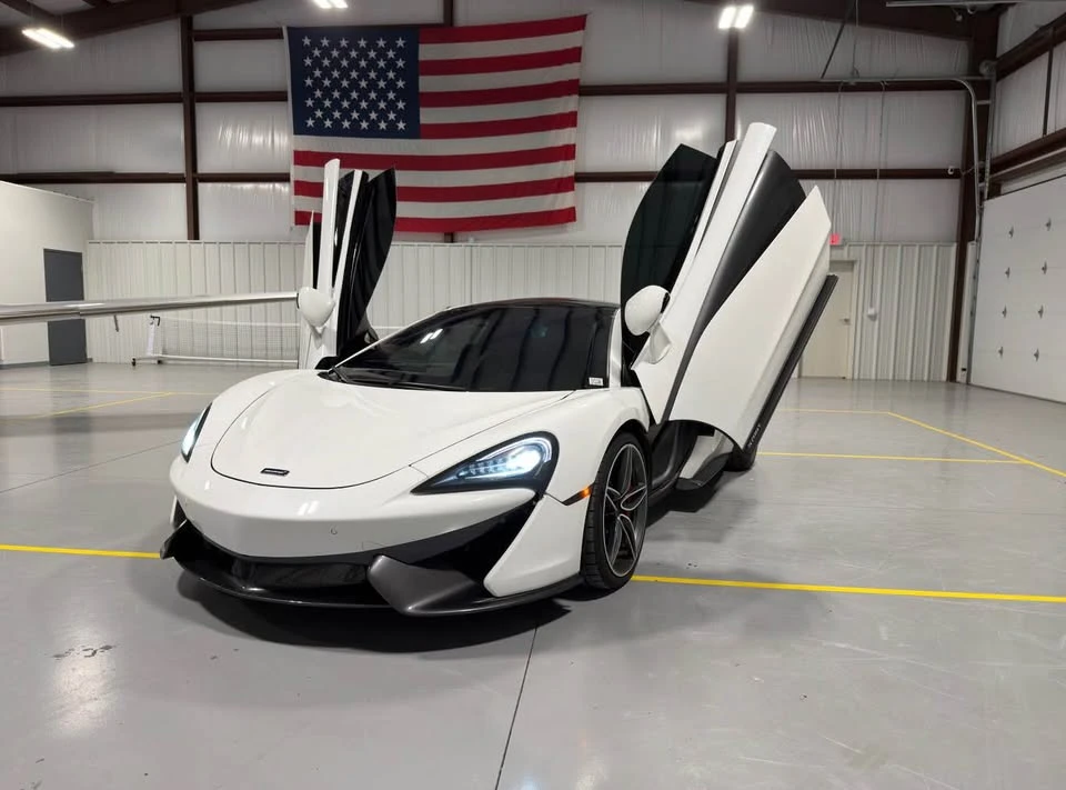 2018 McLaren 570GT - Image 3 of 16