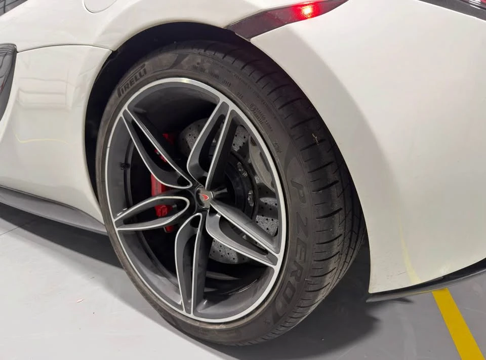2018 McLaren 570GT - Image 12 of 16