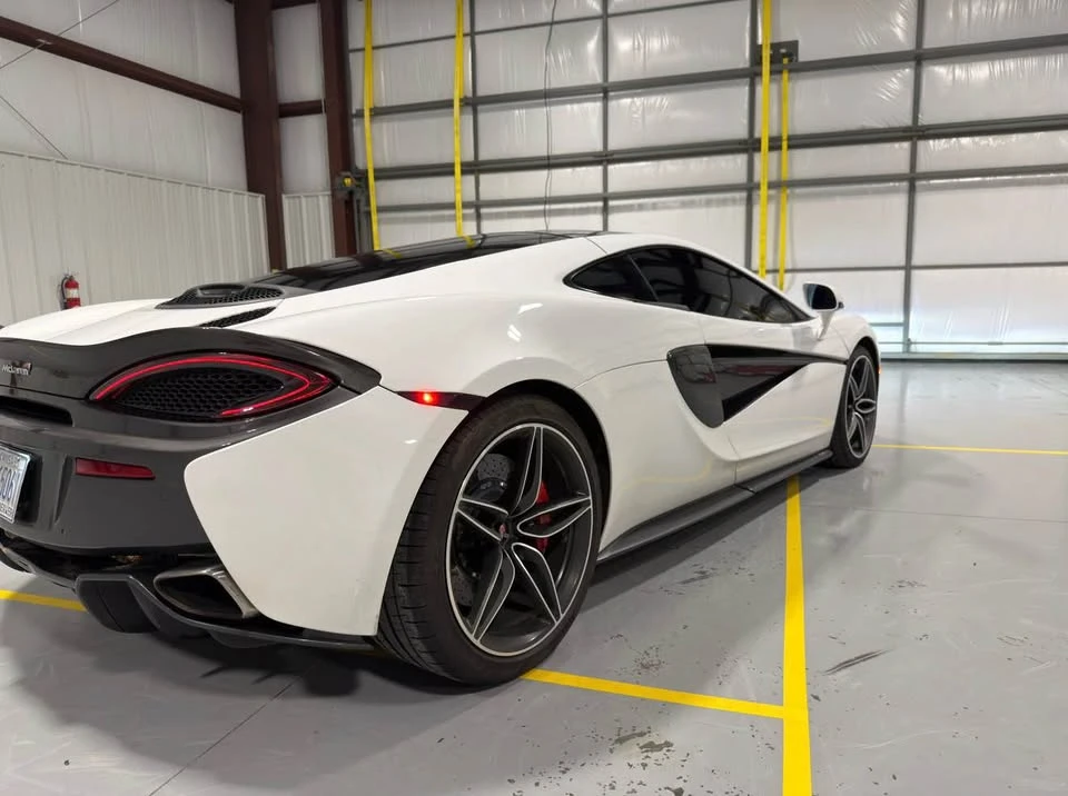 2018 McLaren 570GT - Image 9 of 16