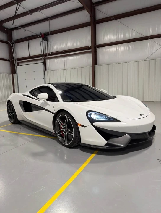 2018 McLaren 570GT - Image 11 of 16