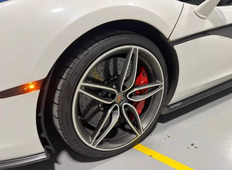 2018 McLaren 570GT - Image 13 of 16