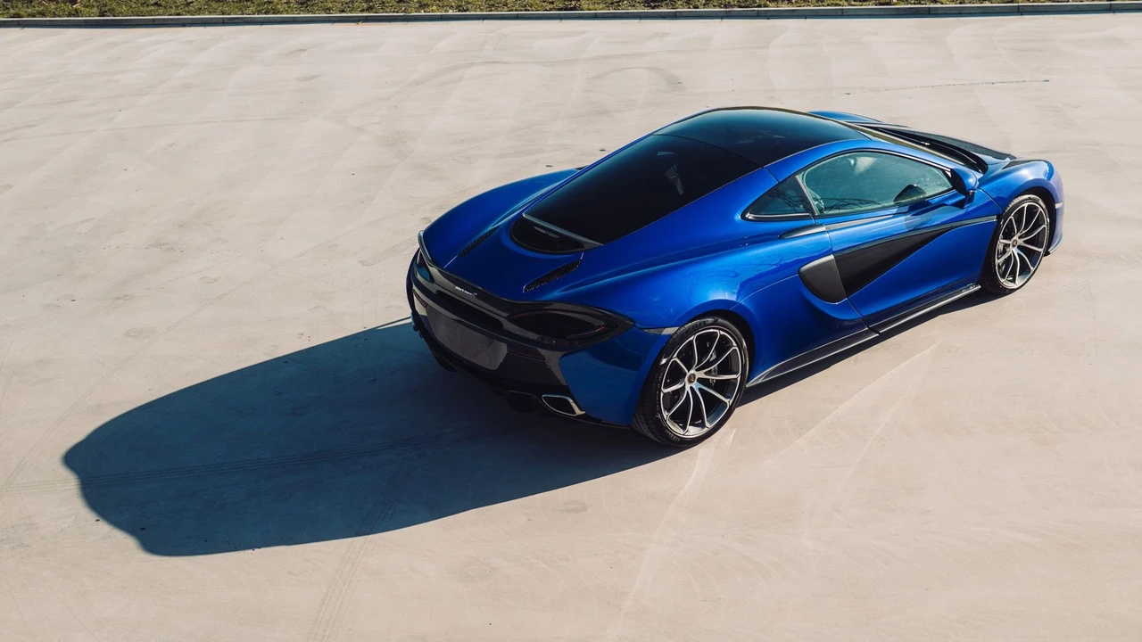 2018 McLaren 570GT - Image 30 of 31