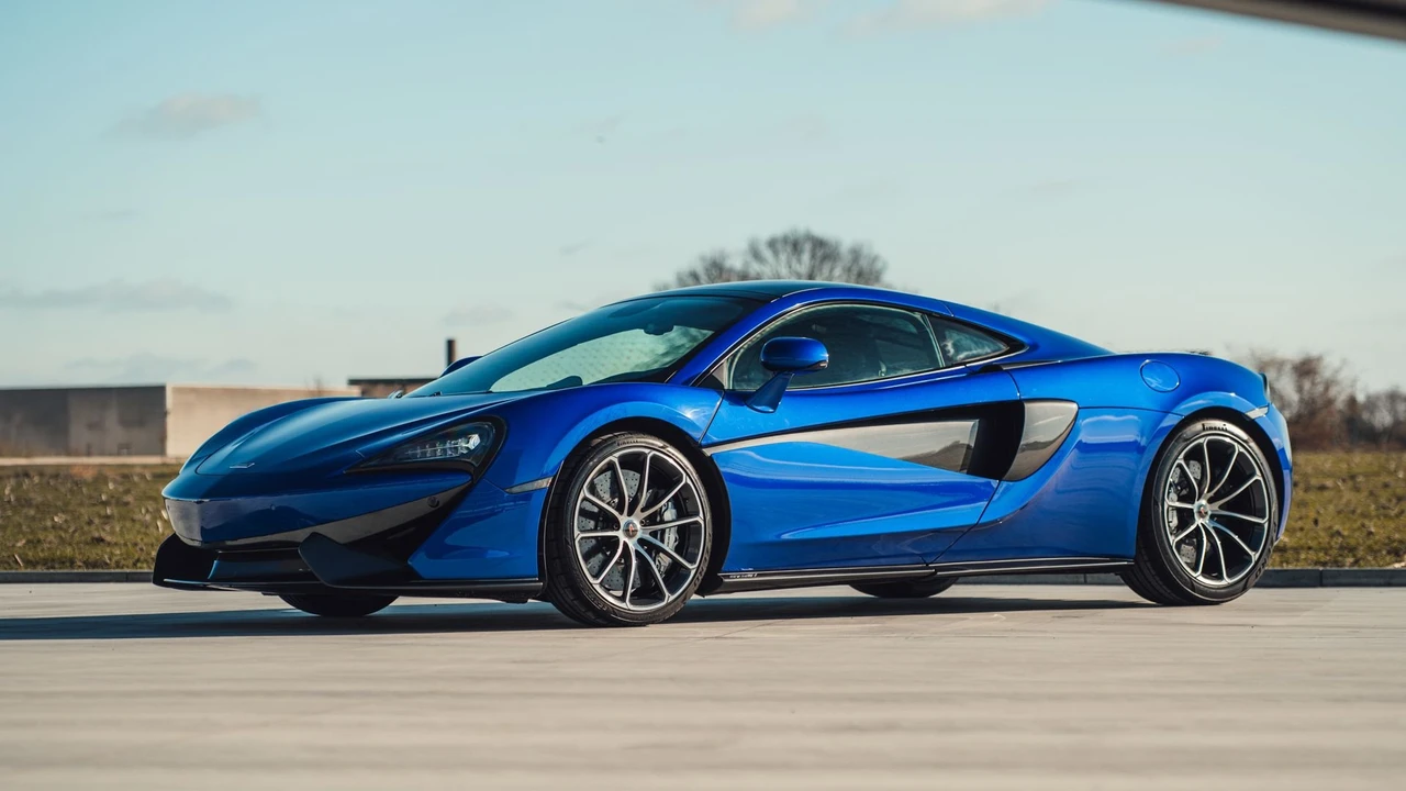 2018 McLaren 570GT - Image 17 of 31