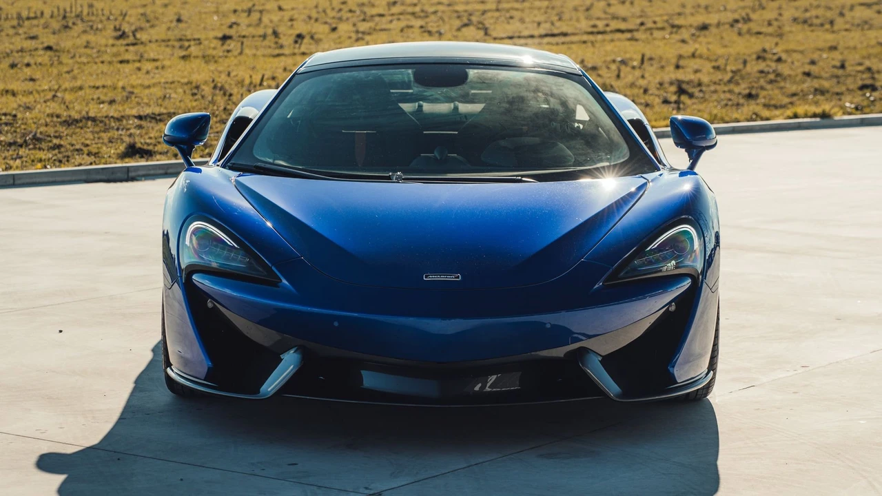 2018 McLaren 570GT - Image 6 of 31