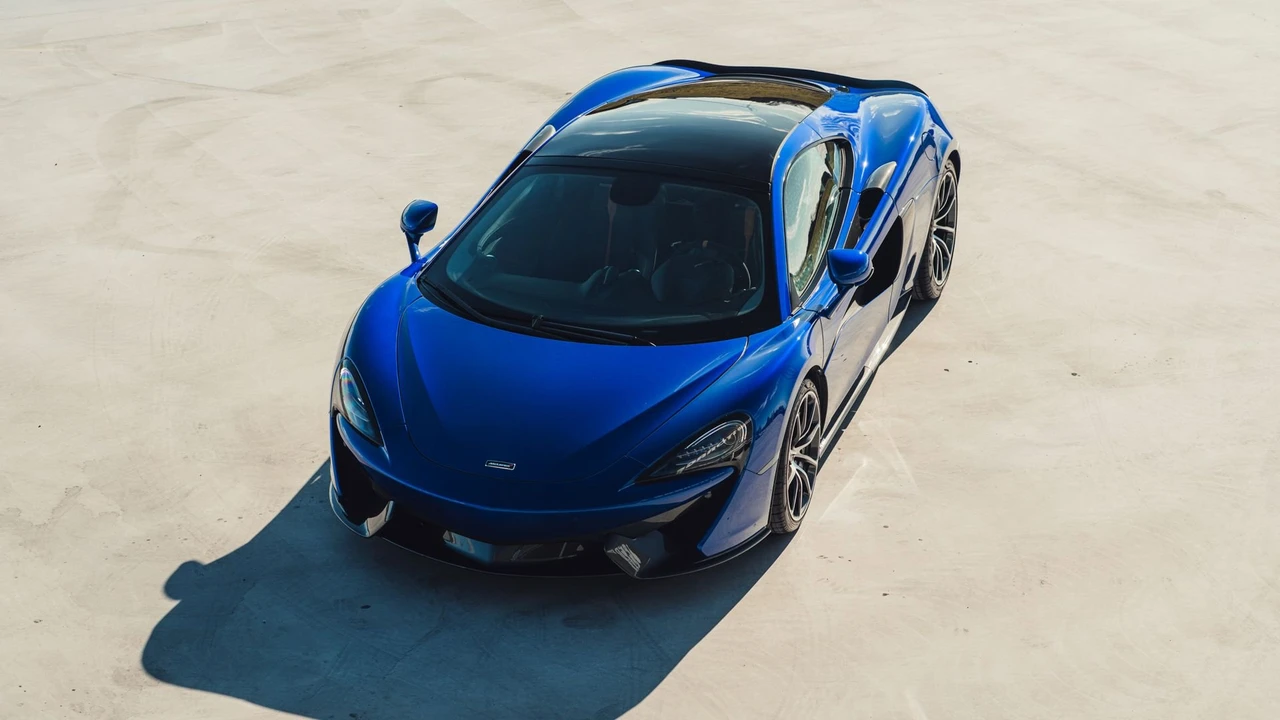 2018 McLaren 570GT - Image 19 of 31