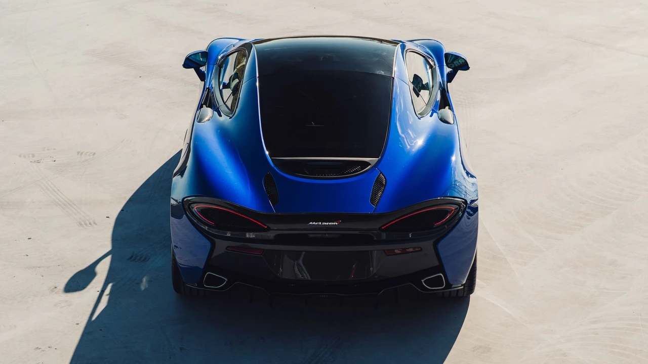 2018 McLaren 570GT - Image 2 of 31