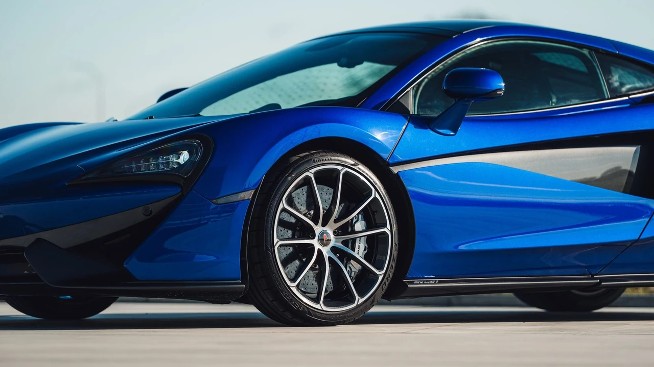 2018 McLaren 570GT - Image 20 of 31