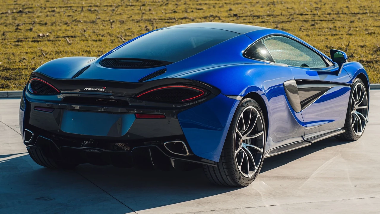 2018 McLaren 570GT - Image 23 of 31