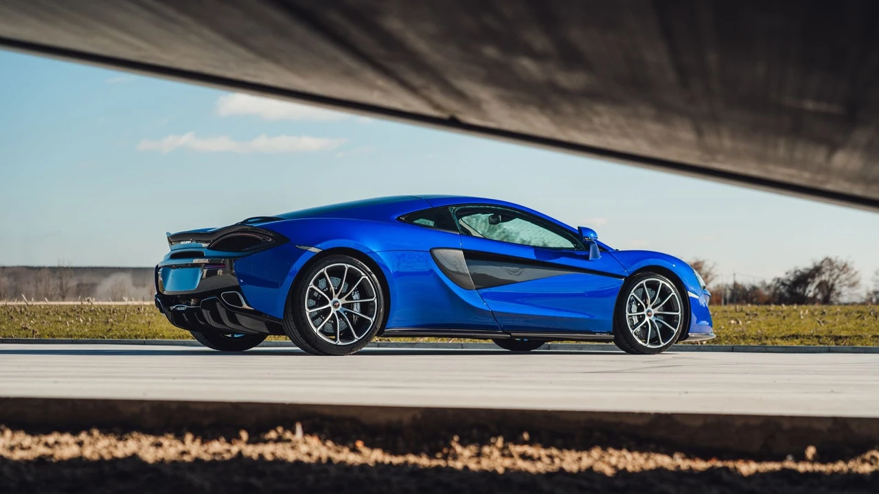 2018 McLaren 570GT - Image 22 of 31
