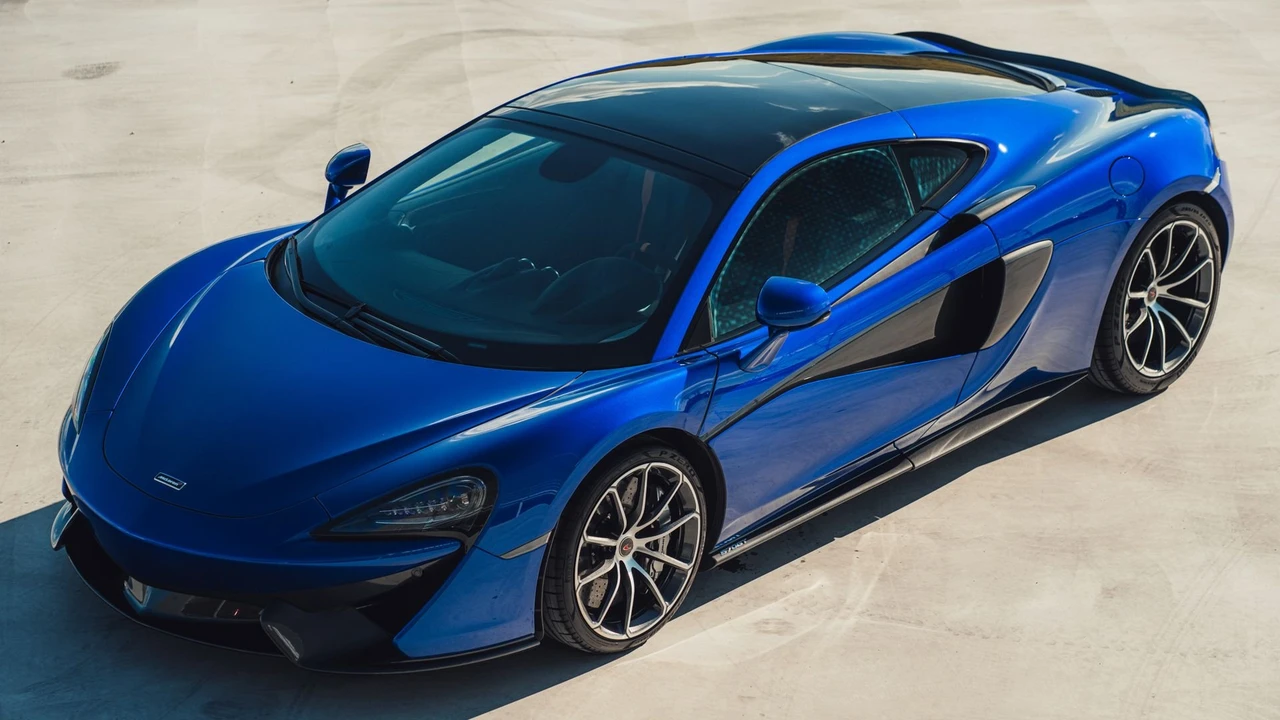 2018 McLaren 570GT - Image 14 of 31