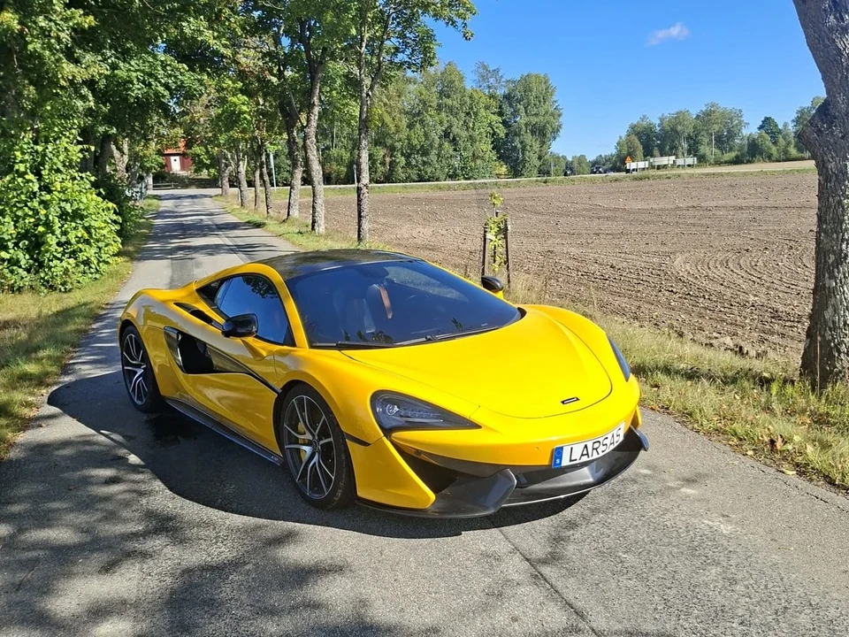 2018 McLaren 570S - Image 2 of 30