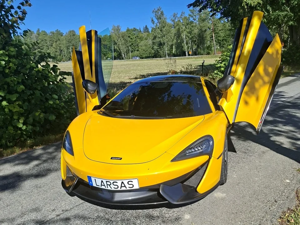 2018 McLaren 570S - Image 14 of 30
