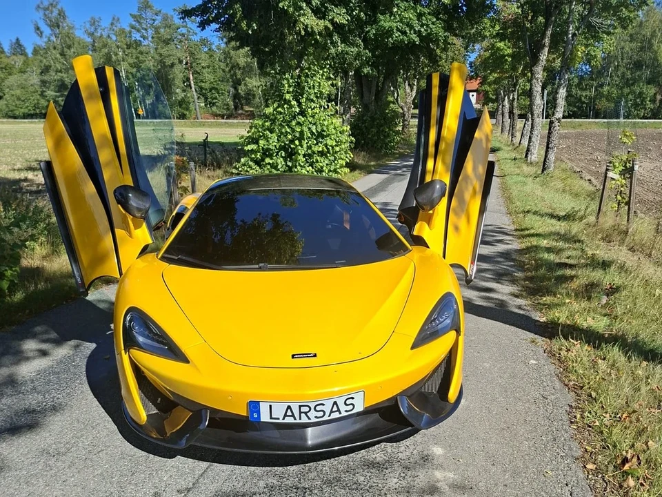 2018 McLaren 570S - Image 18 of 30