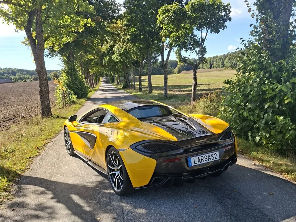 2018 McLaren 570S - Image 26 of 30