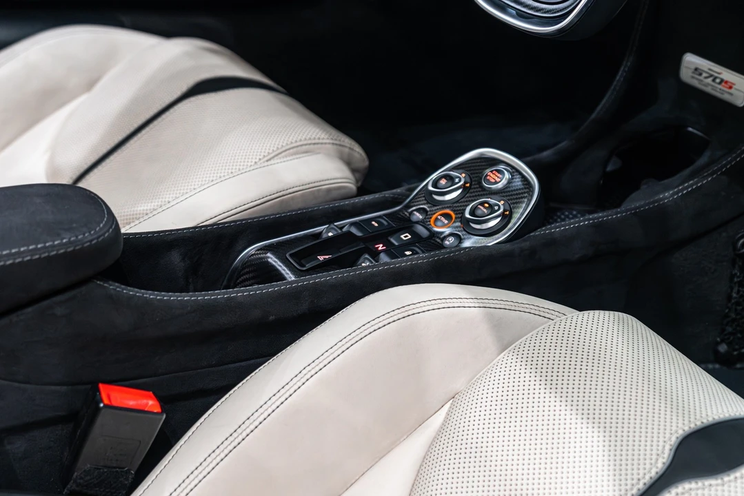 2018 McLaren 570S Spider - Image 25 of 31