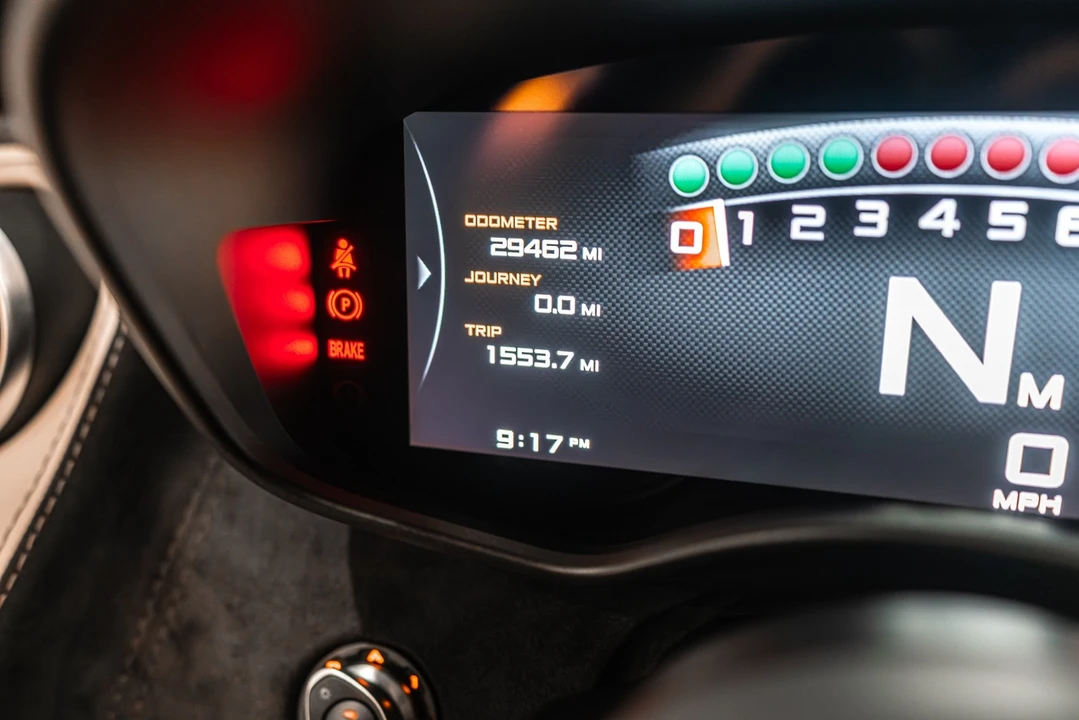 2018 McLaren 570S Spider - Image 13 of 31