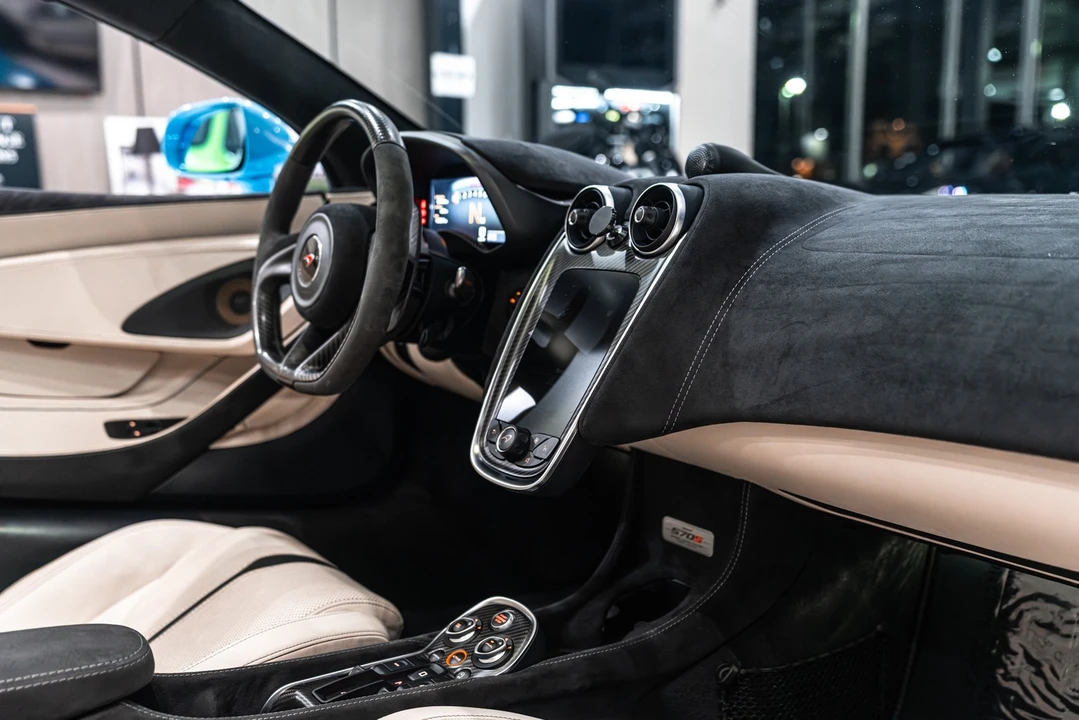 2018 McLaren 570S Spider - Image 24 of 31