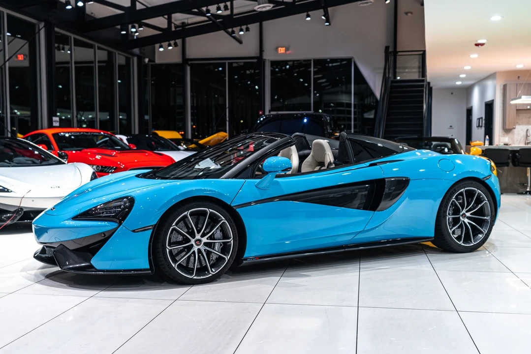 2018 McLaren 570S Spider - Image 2 of 31
