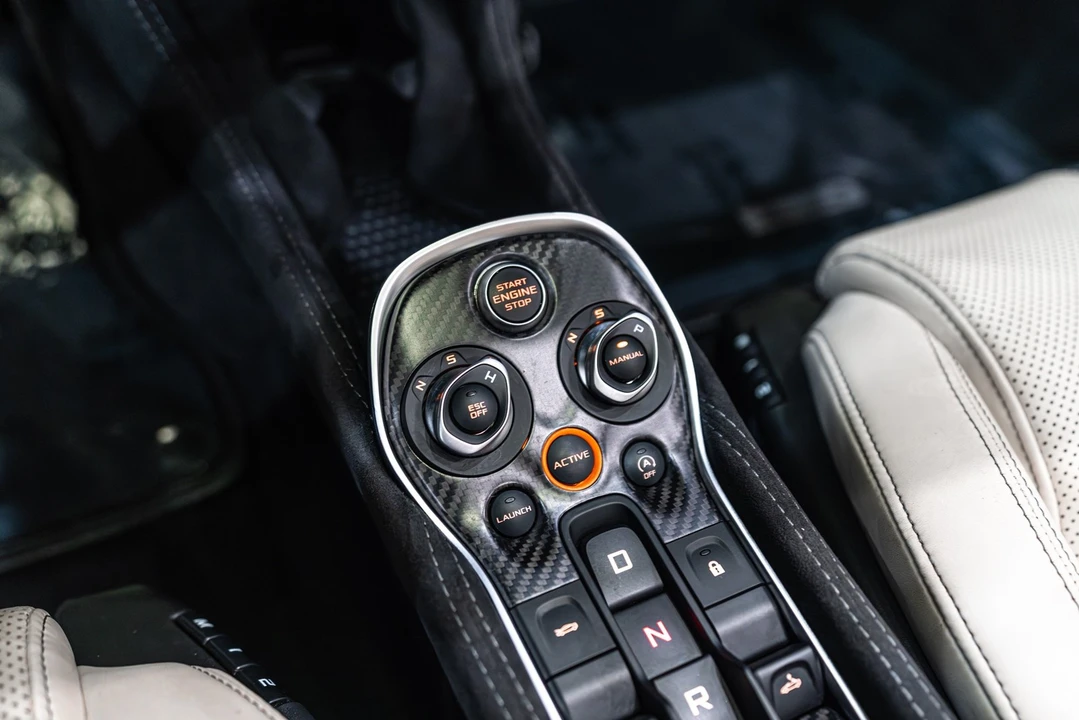 2018 McLaren 570S Spider - Image 19 of 31