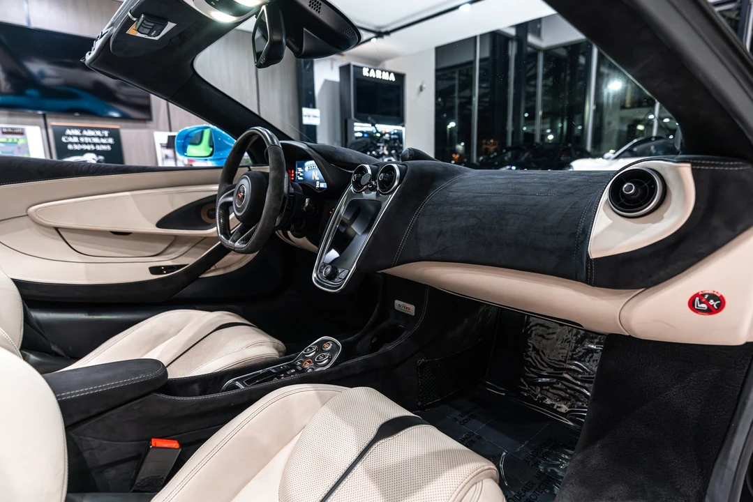 2018 McLaren 570S Spider - Image 23 of 31